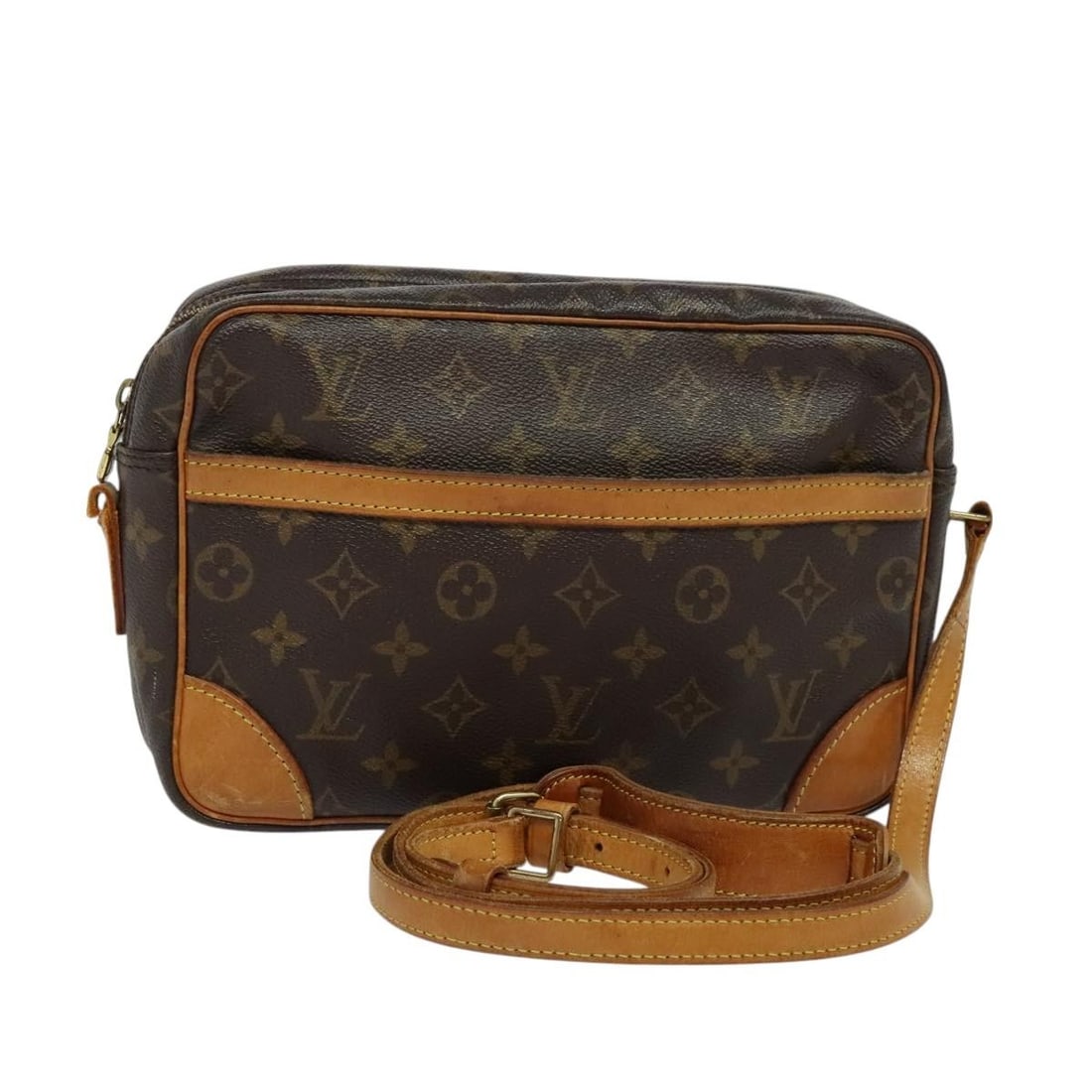 Louis Vuitton M51274 Trocadero 27 Monogram Canvas Shoulder Bag: Louis Vuitton M51274 Trocadero 27 Monogram Canvas Shoulder Bag Louis Vuitton Monogram Trocadero 27 shoulder bag in Monogram canvas, made in France. This women's bag is offered without the original box
