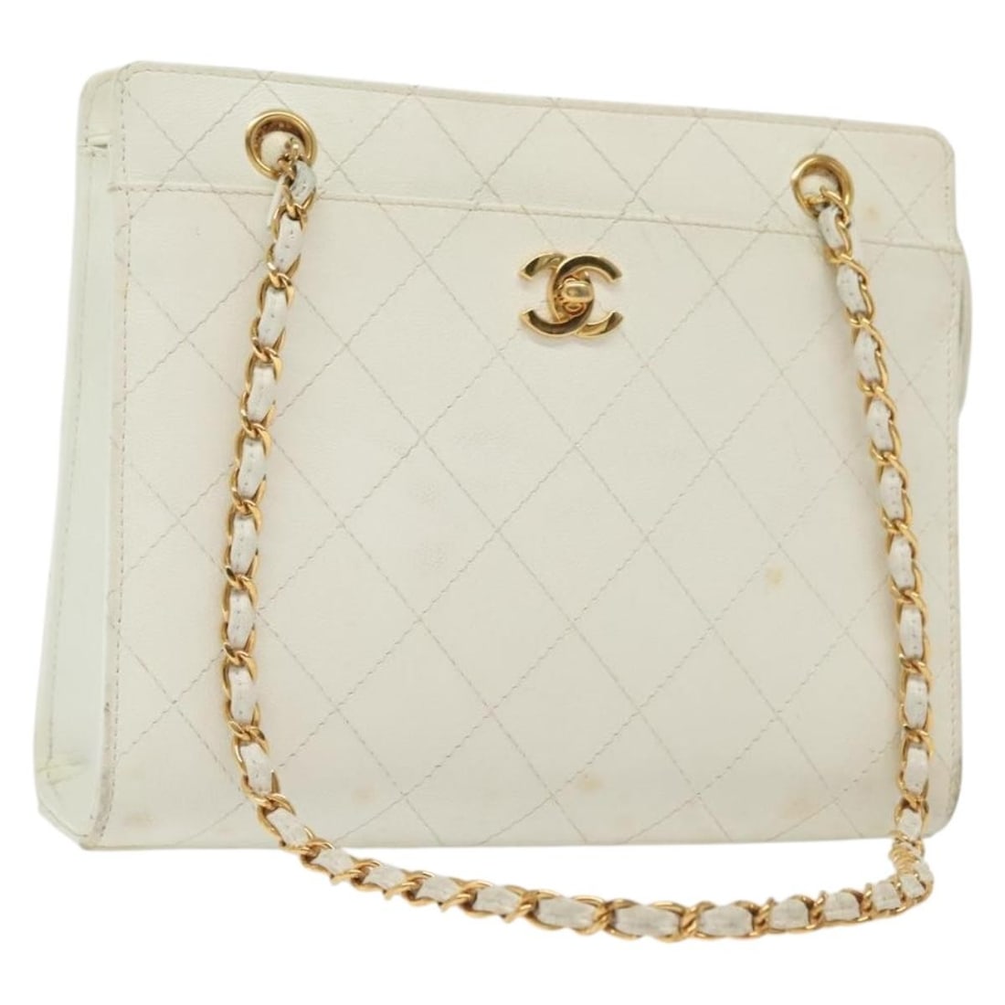 CHANEL Matelasse Shoulder Bag White Caviar Skin Gold CC Chain: CHANEL Matelasse Shoulder Bag White Caviar Skin Gold CC Chain This CHANEL Matelasse Chain Shoulder Bag is crafted in white caviar skin with gold-tone exterior accents and is made in France. It feature
