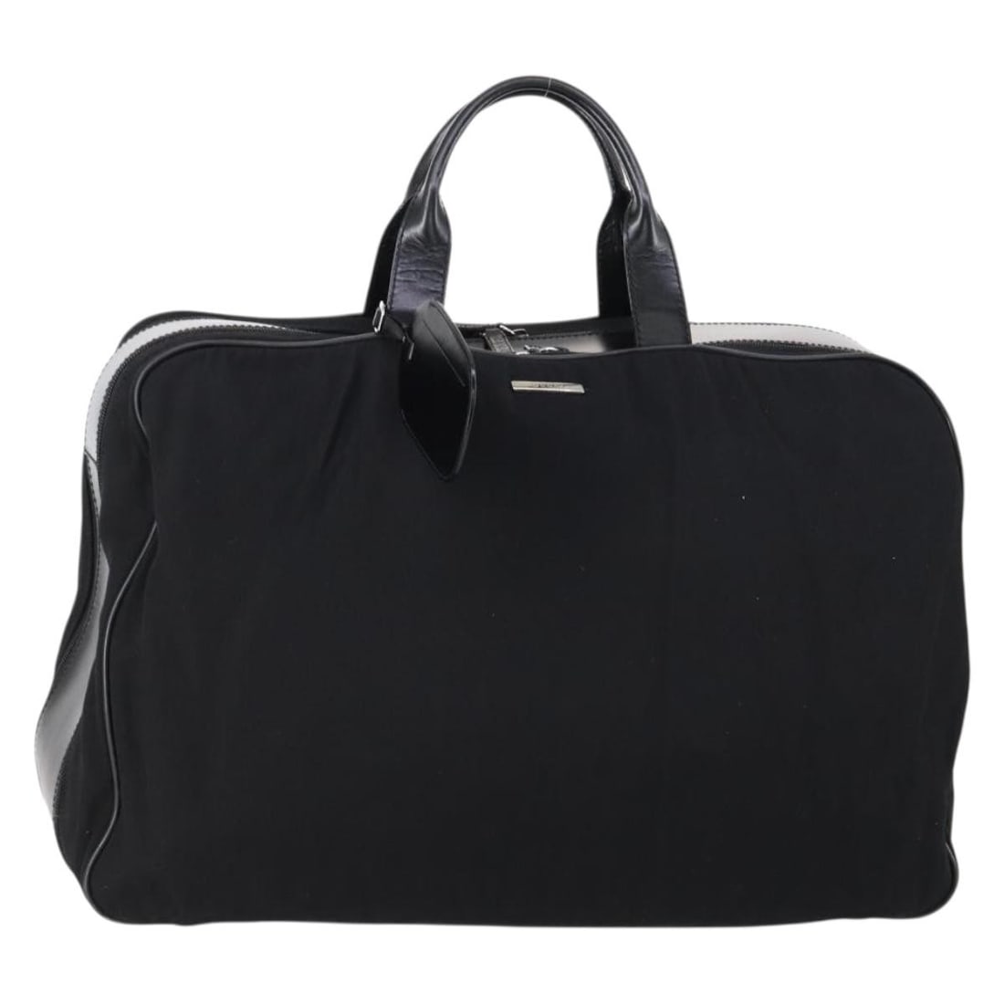 GUCCI Nylon Boston Bag Black Silver 010 1553 0301 Authentic: GUCCI Nylon Boston Bag Black Silver 010 1553 0301 Authentic Introducing the GUCCI Boston Bag, a stylish and functional accessory crafted in Italy. This bag features a durable nylon exterior in an eleg