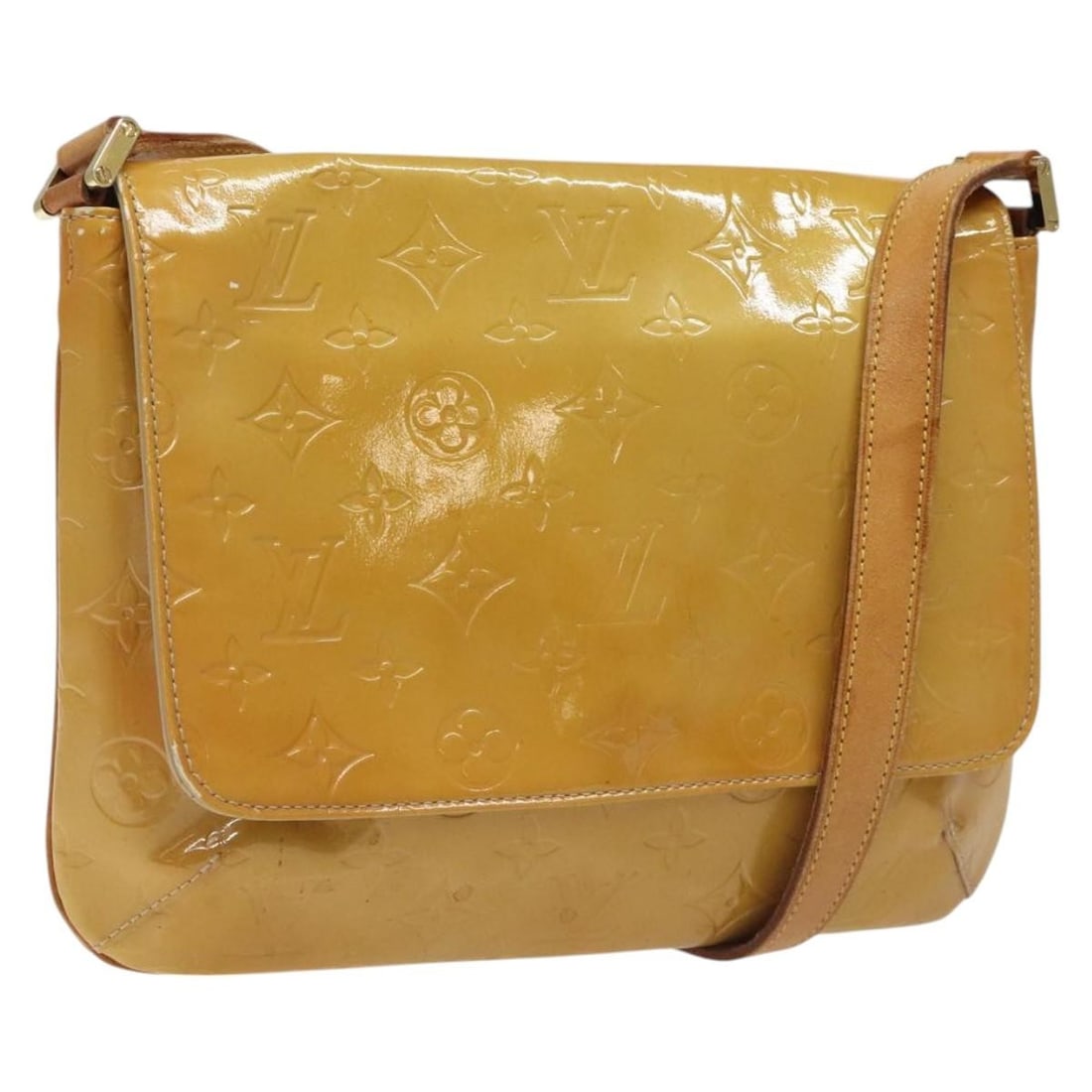 Louis Vuitton Thompson Street Shoulder Bag Beige Patent Leather M91301: Louis Vuitton Thompson Street Shoulder Bag Beige Patent Leather M91301 This Louis Vuitton Monogram Vernis Thompson Street Bag in beige patent leather features a structured shoulder bag design. It is m