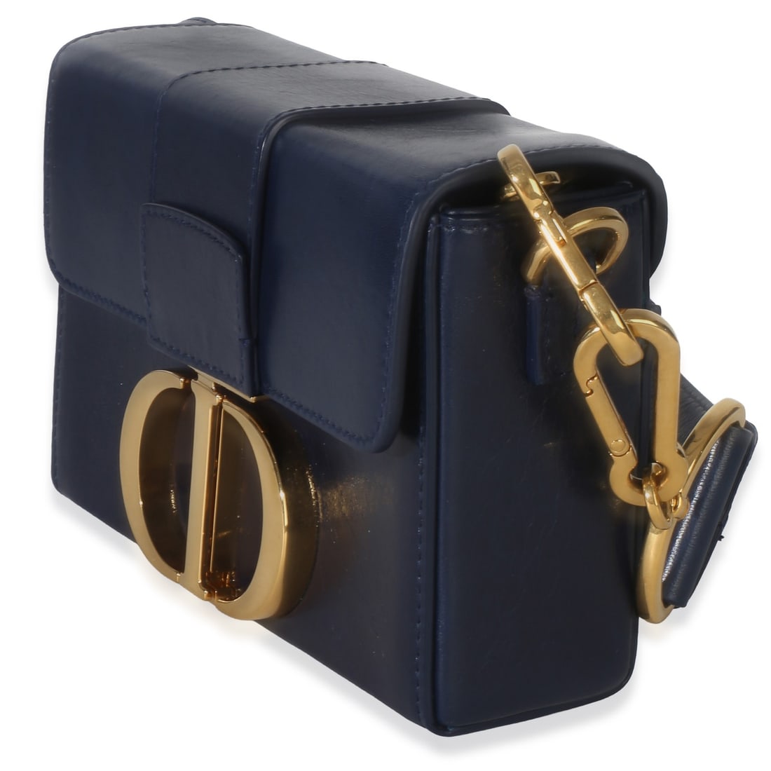 Christian Dior 30 Montaigne shoulder bag blue leather push lock: Christian Dior 30 Montaigne shoulder bag blue leather push lock A pre-owned Christian Dior 30 Montaigne Box Bag in navy calfskin leather with a blue exterior and blue leather lining. It features a pus