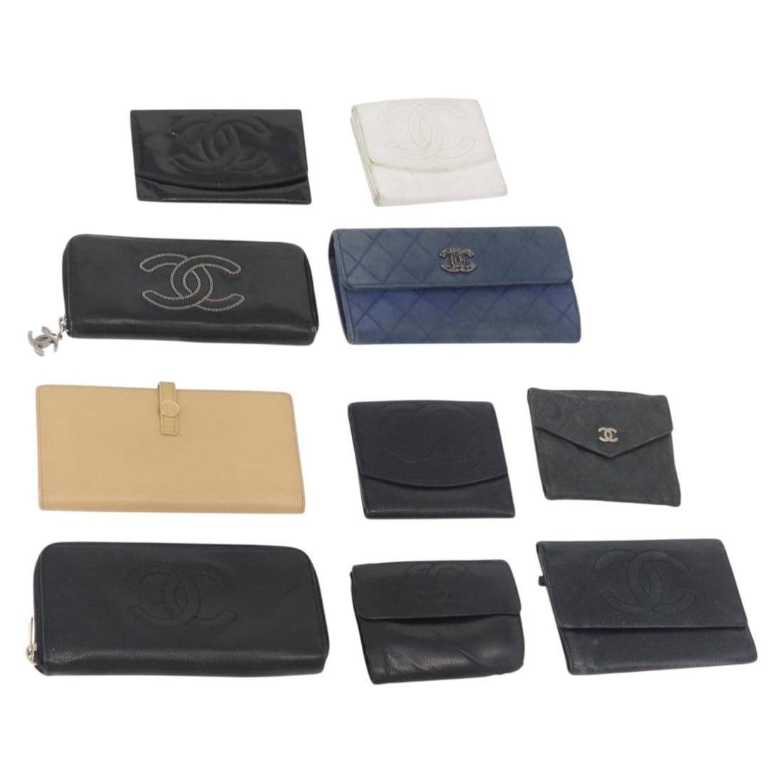 CHANEL CC Lamb Skin Wallet Black White Beige with Guarantee Card: CHANEL CC Lamb Skin Wallet Black White Beige with Guarantee Card Chanel wallet in black, white, and beige lamb skin. It comes with a Guarantee Card and is described as a heavily used item with visible
