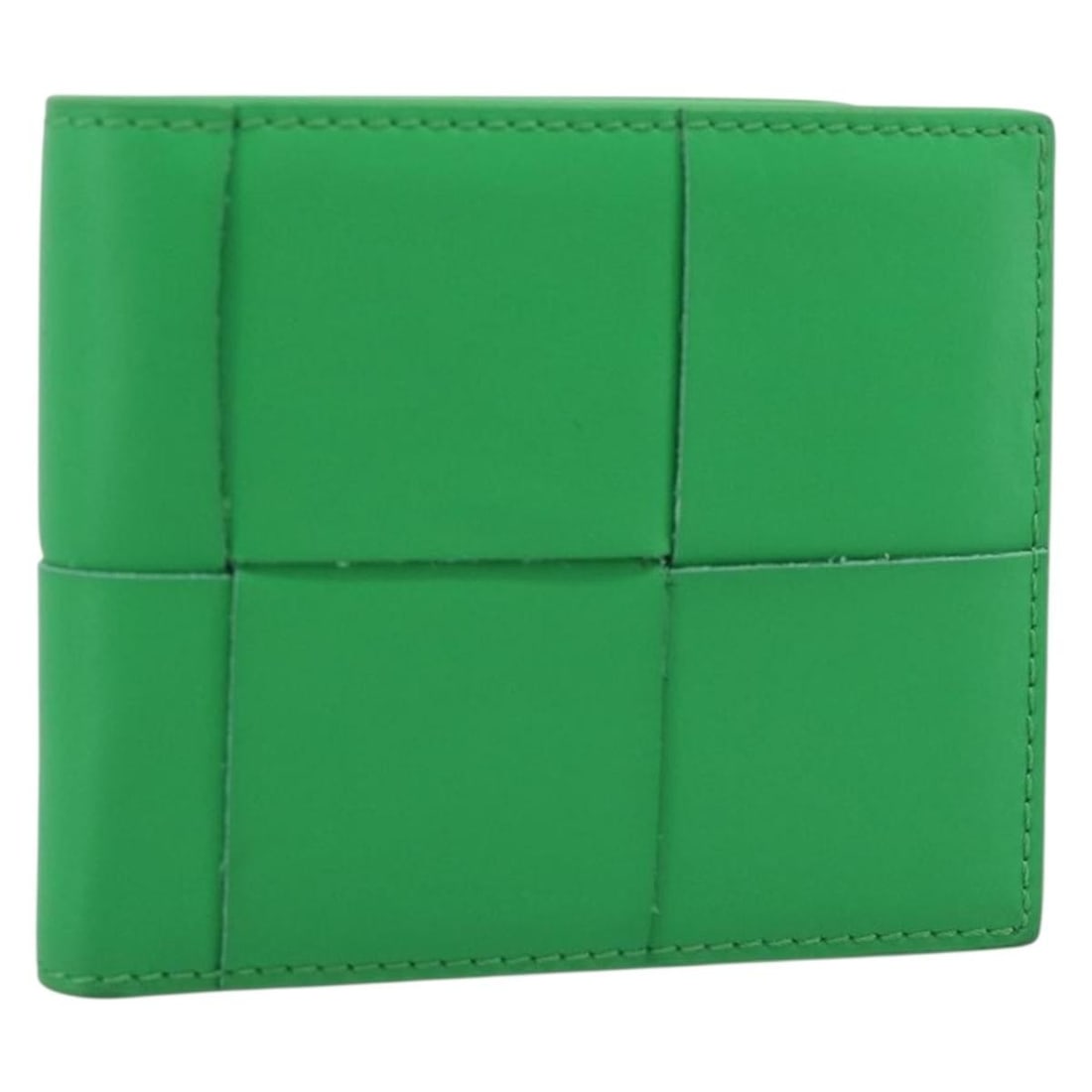 Bottega Veneta Maxi Intrecciato Green Leather Bifold Wallet: Bottega Veneta Maxi Intrecciato Green Leather Bifold Wallet Bottega Veneta Maxi Intrecciato Cassette bifold wallet in green leather, made in Italy. The wallet measures approximately 10 cm wide, 9 cm h