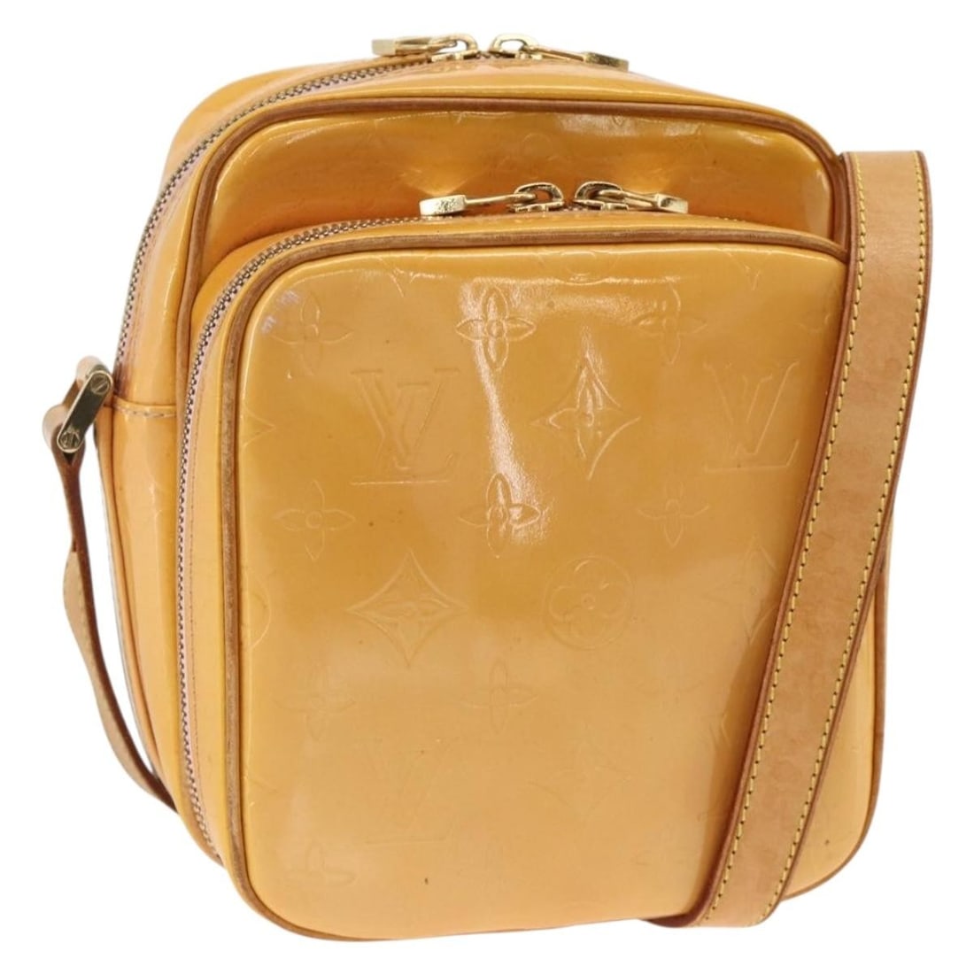 Louis Vuitton Wooster Shoulder Bag Monogram Vernis Patent Marshmallow Pink M91037: Louis Vuitton Wooster Shoulder Bag Monogram Vernis Patent Marshmallow Pink M91037 This Louis Vuitton Monogram Vernis Wooster Shoulder Bag is crafted from patent leather in marshmallow pink. Designed f