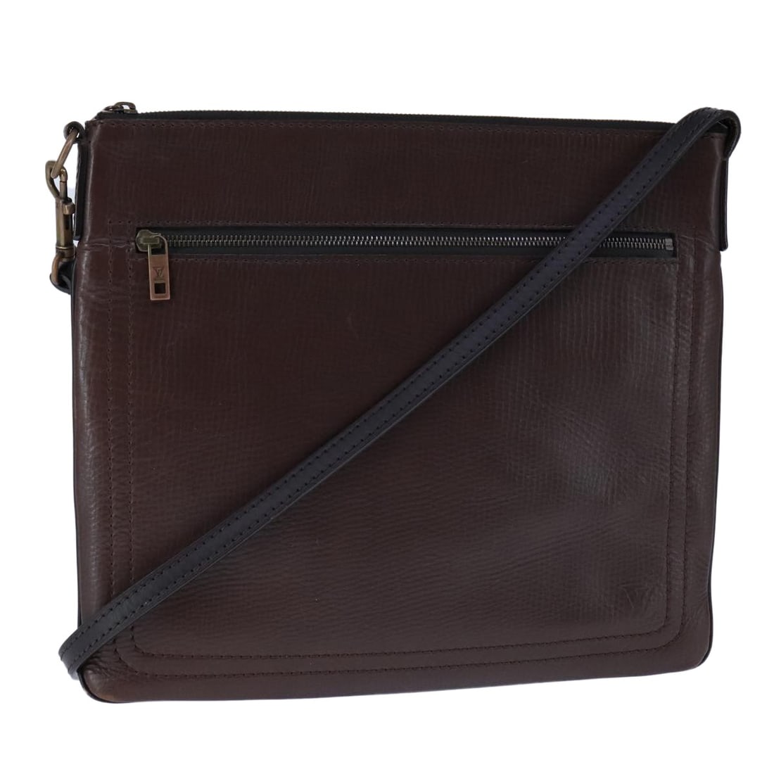 Louis Vuitton M93453 Utah Shawnee MM Brown Leather Shoulder Bag: Louis Vuitton M93453 Utah Shawnee MM Brown Leather Shoulder Bag Louis Vuitton Utah Shawnee MM shoulder bag in brown leather, made in Spain. The bag measures approximately 35 cm W x 27 cm H x 9 cm D, w