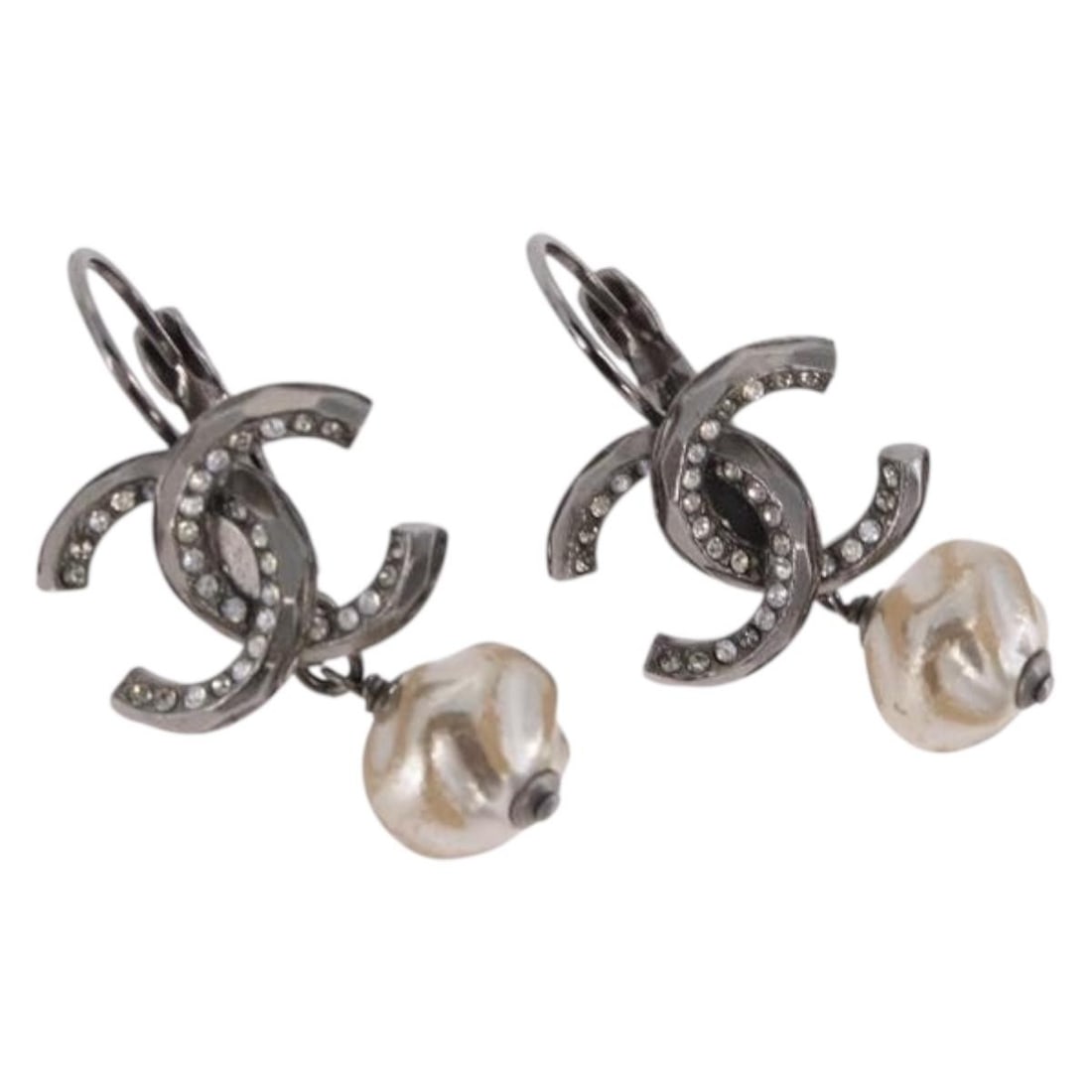 CHANEL Coco Mark Silver Metal Pierce Earring France: CHANEL Coco Mark Silver Metal Pierce Earring France CHANEL COCO Mark Pierce earring in silver-tone metal, made in France. The item comes with the item box and is described as heavily used, with surfac
