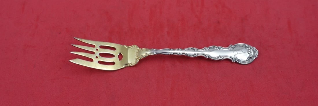 Gorham Strasbourg Sterling Silver Pastry Fork 4 Tines Gold Washed: Gorham Strasbourg Sterling Silver Pastry Fork 4 Tines Gold Washed This exquisite pastry fork is part of the Strasbourg pattern by Gorham, crafted from sterling silver. It features a gold washed finish
