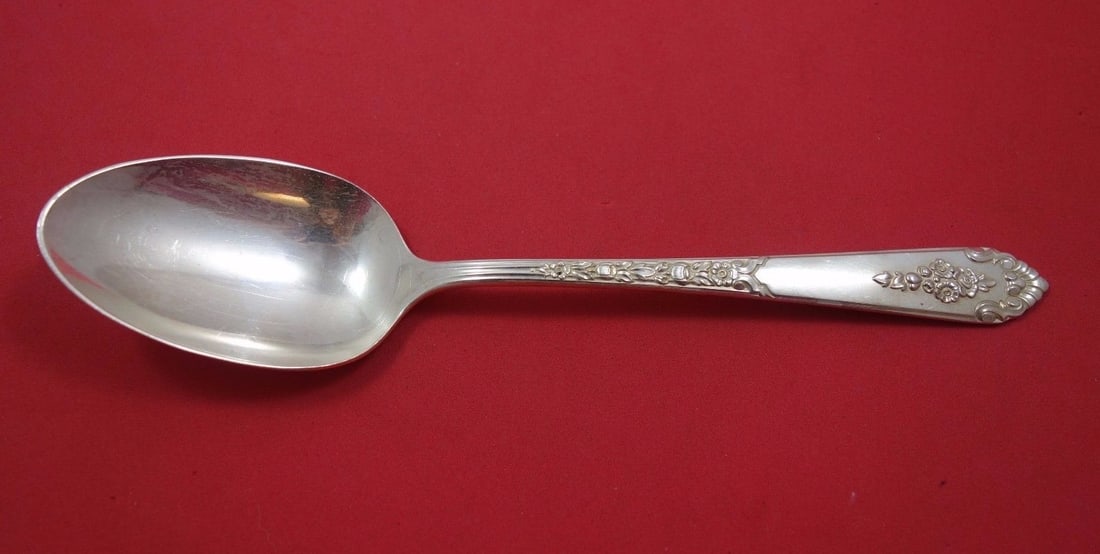 Royal Crest Promise Sterling Silver Serving Spoon 8.5 Inch: Royal Crest Promise Sterling Silver Serving Spoon 8.5 Inch This exquisite serving spoon from the Promise collection by Royal Crest is crafted from sterling silver, ensuring both durability and eleganc