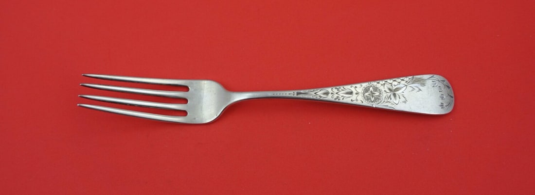 Duhme Antique Lily Engraved Sterling Silver Dinner Fork 7.5": Duhme Antique Lily Engraved Sterling Silver Dinner Fork 7.5" This exquisite dinner fork features the Antique Lily Engraved pattern by Duhme, crafted from high-quality sterling silver. Measuring 7 1/2 