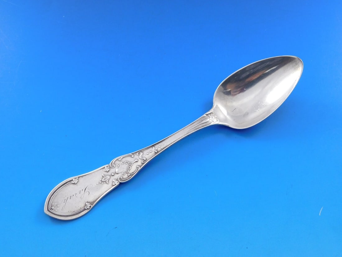 Rare Shiebler Sterling Silver Teaspoon Dew Drop 6 1/8 Inch: Rare Shiebler Sterling Silver Teaspoon Dew Drop 6 1/8 Inch Discover the exquisite Dew Drop pattern sterling silver teaspoon by Shiebler, measuring 6 1/8 inches. Crafted between 1850 and 1899, this rar