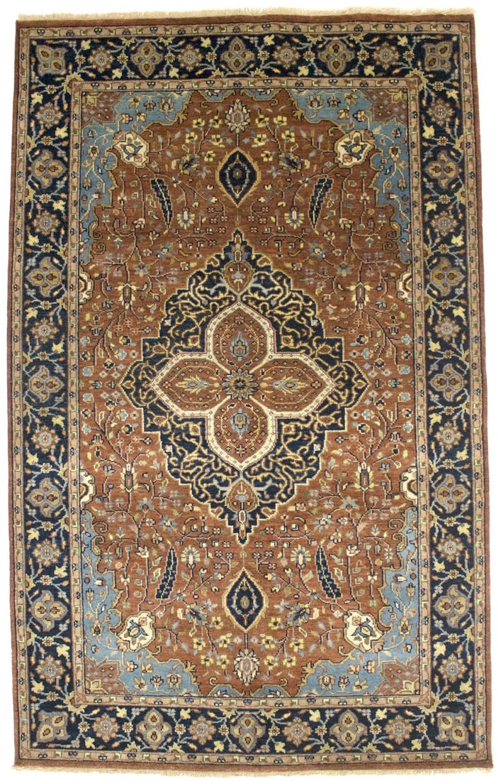 Handmade Serapi Oriental Wool Rug 4'11 X 7'11 Modern Floral Design: Handmade Serapi Oriental Wool Rug 4'11 X 7'11 Modern Floral Design This exquisite handmade Serapi Oriental rug showcases a vintage style, perfect for enhancing the decor of any farmhouse setting. Meas