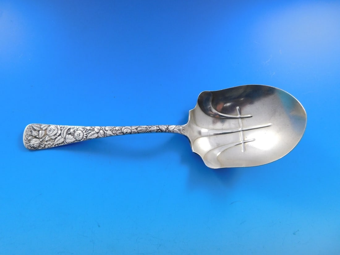 Towle Arlington Sterling Silver Small Berry Spoon 7.5 Inch Serving: Towle Arlington Sterling Silver Small Berry Spoon 7.5 Inch Serving This exquisite small berry spoon is part of the Arlington pattern by Towle, crafted from high-quality sterling silver. Measuring 7 1/