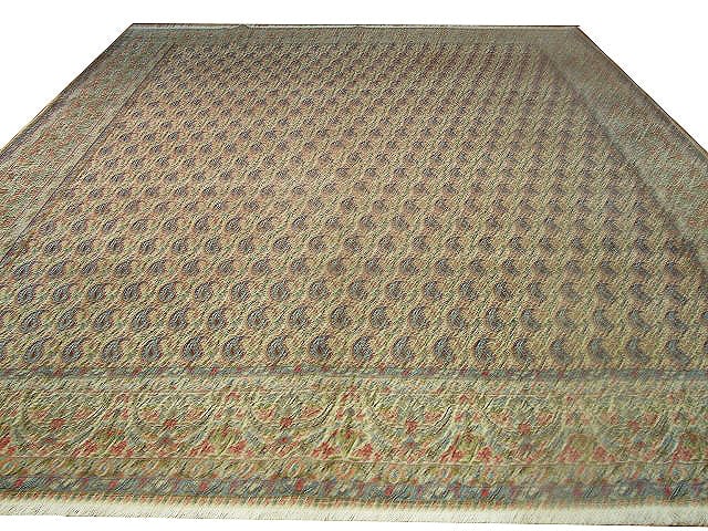 Exquisite 9.7 x 12.8 Hand-Knotted Persian Kerman Paisley Rug: Exquisite 9.7 x 12.8 Hand-Knotted Persian Kerman Paisley Rug Free continental US Shipping Discover the beauty of this hand-knotted Persian Kerman rug, featuring a stunning paisley design that combines