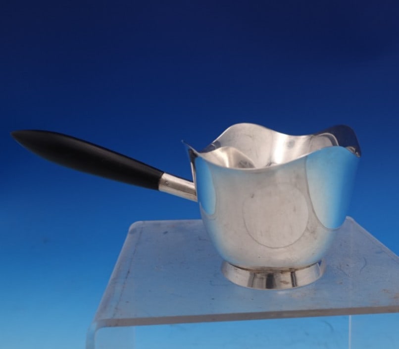 Sterling Silver Reed Barton Pipkin with Wood Handle 6x4 1/2x2: Sterling Silver Reed Barton Pipkin with Wood Handle 6x4 1/2x2 This is a Reed & Barton sterling silver pipkin featuring a wooden handle. Crafted in the United States, it is composed of .925 sterling si