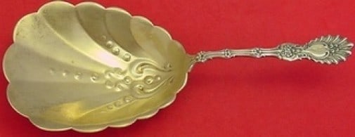 Whiting Radiant Sterling Silver Gold Washed Cracker Scoop 8 1/8": Whiting Radiant Sterling Silver Gold Washed Cracker Scoop 8 1/8" Introducing the Radiant Cracker Scoop by Whiting, a stunning piece crafted from high-quality sterling silver with a luxurious gold wash