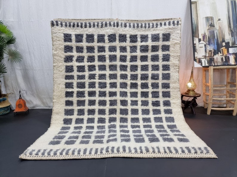 Handwoven Moroccan Soft Checkered Rug 100% Sheep Wool: Handwoven Moroccan Soft Checkered Rug 100% Sheep Wool Discover the elegance of this stunning soft checkered rug, handwoven in the Atlas Mountains by skilled local Berber women weavers. Crafted using t
