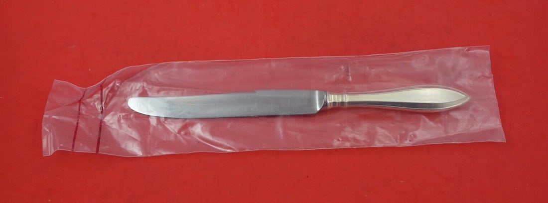Gorham Portsmouth Sterling Silver Regular Knife 8 3/4": Gorham Portsmouth Sterling Silver Regular Knife 8 3/4" This Portsmouth by Gorham sterling silver regular knife features a hollow handle and a stainless steel French blade. Measuring 8 3/4 inches in le