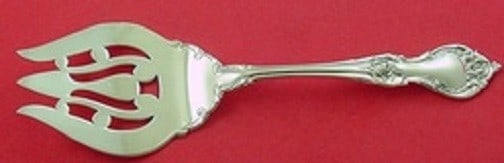 Lunt Alexandra Sterling Silver Cold Meat Fork 7 3/4" Serving Utensil: Lunt Alexandra Sterling Silver Cold Meat Fork 7 3/4" Serving Utensil This exquisite serving fork from Lunt is crafted in sterling silver and features the elegant Alexandra pattern. Measuring 7 3/4 inc