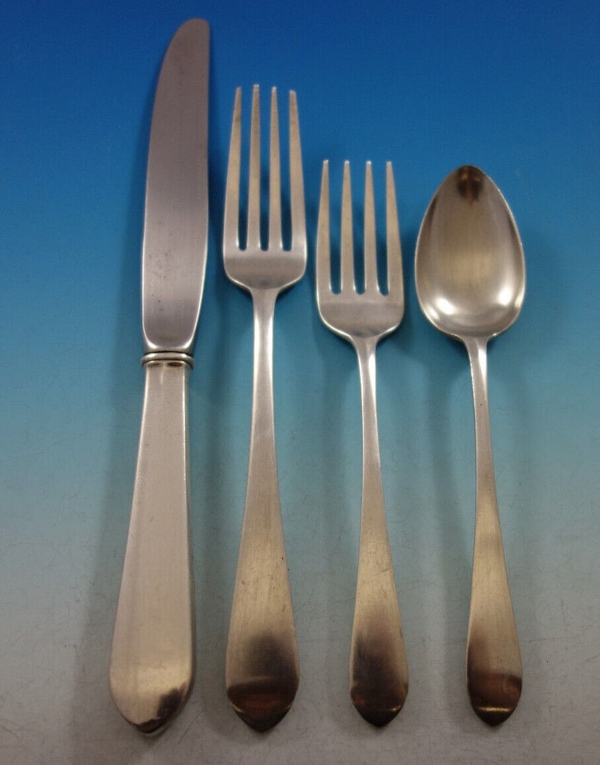 Lunt Sterling Silver Early American Plain 4-Pc Place Setting: Lunt Sterling Silver Early American Plain 4-Pc Place Setting Enhance your dining experience with this exquisite 4-piece place setting in the Early American Plain pattern by Lunt. Crafted from high-qua