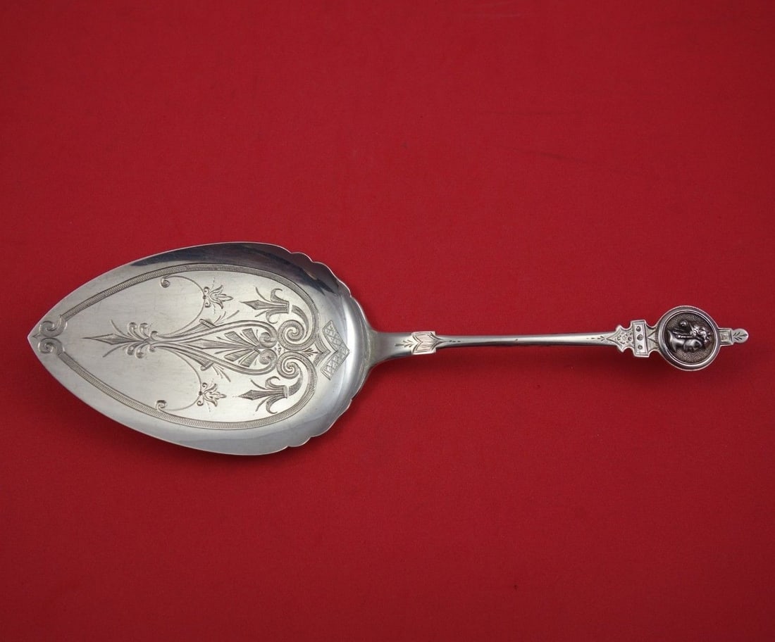 Elegant Medallion Sterling Silver Bright-Cut Pie Server 9 Inch: Elegant Medallion Sterling Silver Bright-Cut Pie Server 9 Inch This exquisite Medallion pie server is crafted from high-quality sterling silver, featuring a bright-cut design that adds a touch of eleg