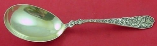 Durgin Bouquet Sterling Silver Gold Washed Berry Spoon 9 1/8 Rare: Durgin Bouquet Sterling Silver Gold Washed Berry Spoon 9 1/8 Rare This exquisite Berry Spoon from the Bouquet pattern by Durgin is crafted from sterling silver and features a beautiful gold wash finis