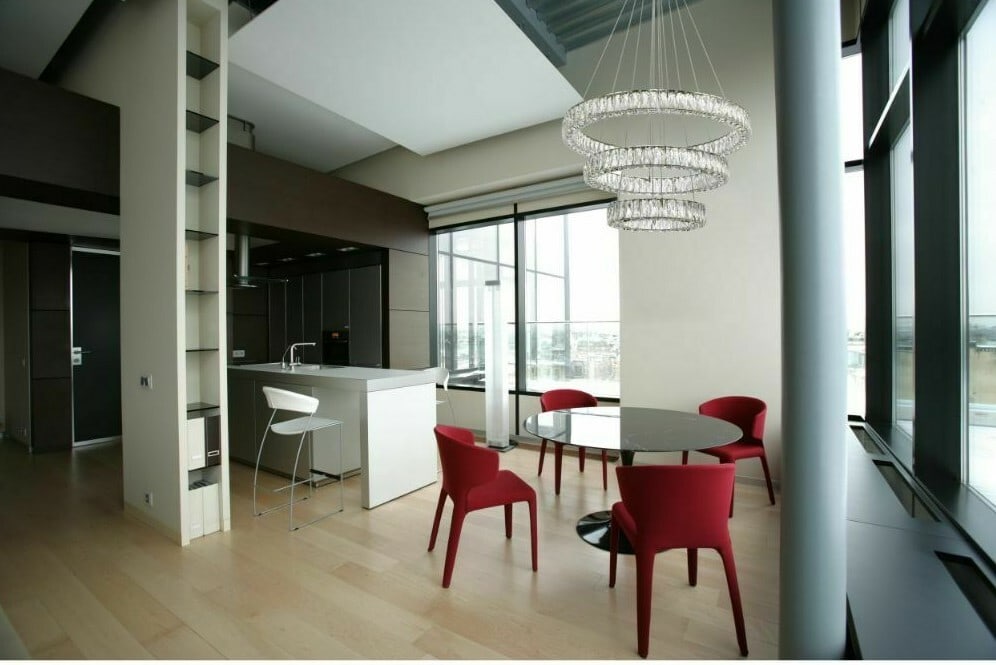 Monroe LED Crystal Chandelier Chrome 31.5 in Round: Monroe LED Crystal Chandelier Chrome 31.5 in Round Modern crystal chandelier with a chrome finish, featuring clear Royal Cut crystals and a stainless steel and crystal construction. It is an indoor, h