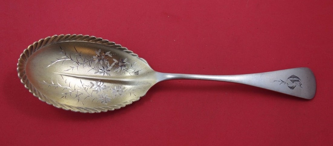 Vanderslice Antique Sterling Silver Berry Spoon Gold Washed Pie Crust Edge 9 1/4": Vanderslice Antique Sterling Silver Berry Spoon Gold Washed Pie Crust Edge 9 1/4" This exquisite Antique by Vanderslice Sterling Silver Berry Spoon showcases a timeless design with a pie crust edge an