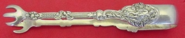 Gorham Versailles Sterling Silver Sugar Tong 4 1/8 inch Monogrammed: Gorham Versailles Sterling Silver Sugar Tong 4 1/8 inch Monogrammed Add a touch of elegance to your table setting with this exquisite Sterling Silver Sugar Tong from the renowned Gorham brand, featuri
