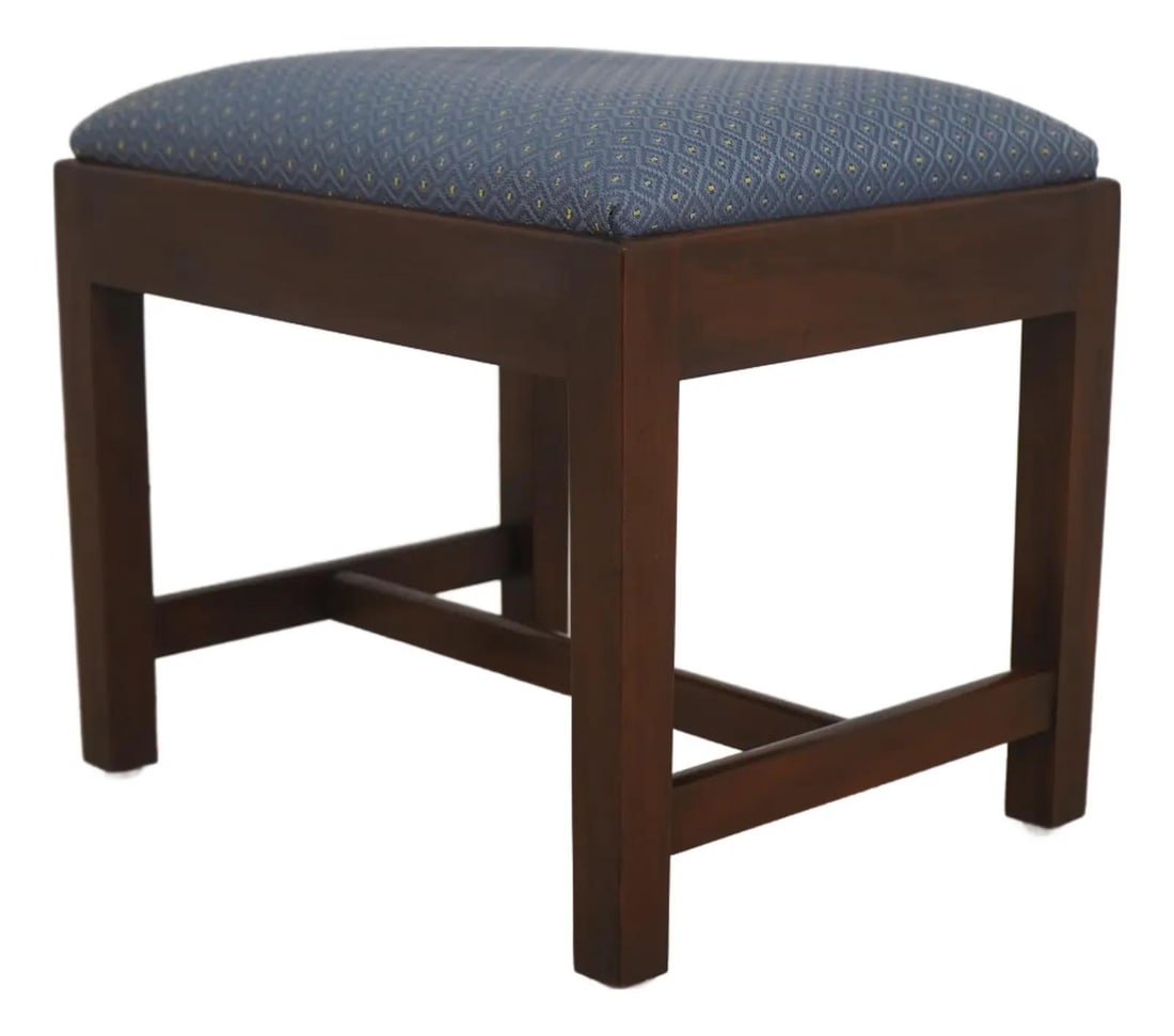 Mahogany Stool with Chippendale Style by Kittinger Colonial Williamsburg: Mahogany Stool with Chippendale Style by Kittinger Colonial Williamsburg This Kittinger Colonial Williamsburg stool features a Chippendale style with a traditional stretcher base frame. It is crafted 