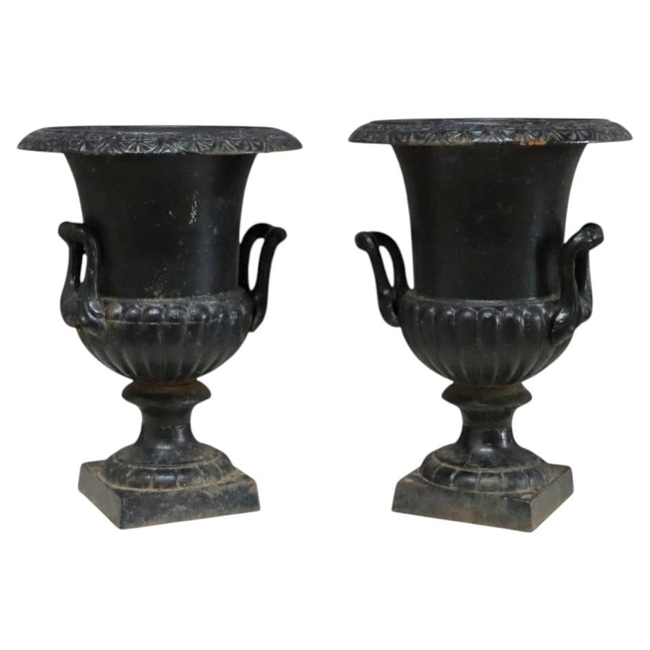 Set of 2 antique cast iron garden urns with handles c1900 (1 of 6)