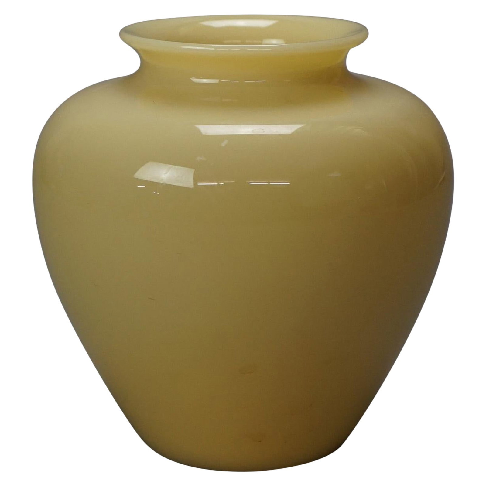 Steuben Arts & Crafts Ivory Art Glass Vase with Original Label C1920: Steuben Arts & Crafts Ivory Art Glass Vase with Original Label C1920 This exquisite antique vase is a remarkable example of Steuben art glass from the Arts and Crafts period, dating back to circa 1920