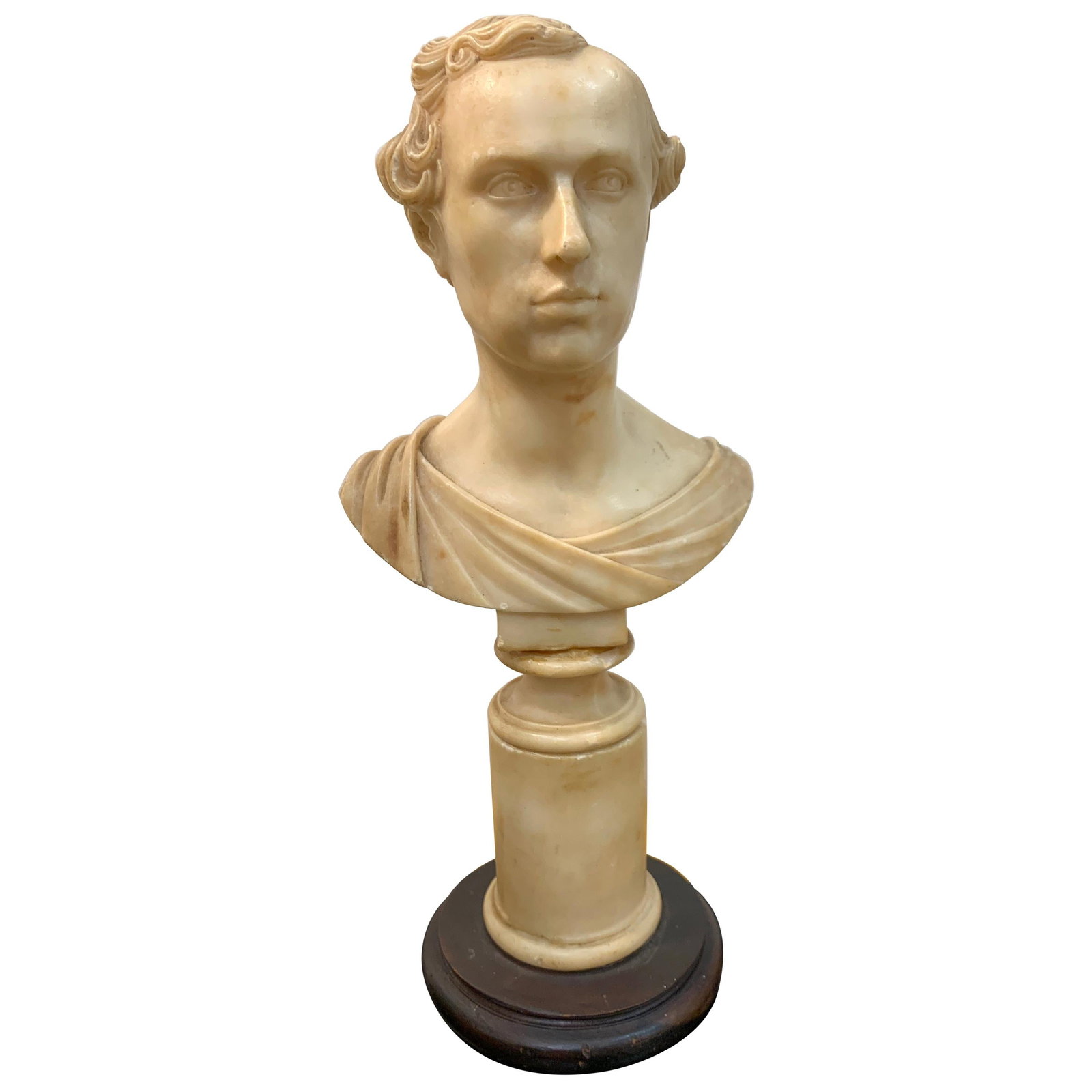 Italian Neoclassical Alabaster Portrait Bust by Insom Fece 1839: Italian Neoclassical Alabaster Portrait Bust by Insom Fece 1839 This exquisite Italian Neoclassical alabaster portrait bust depicts a gentleman, masterfully hand-carved by Insom Fece in 1839. The bust