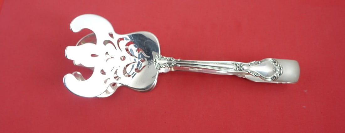 Gorham Chantilly Sterling Silver Asparagus Serving Tong 8 7/8": Gorham Chantilly Sterling Silver Asparagus Serving Tong 8 7/8" Presenting the Chantilly by Gorham Sterling Silver Asparagus Serving Tong, a magnificent serving piece that showcases the exquisite Chant