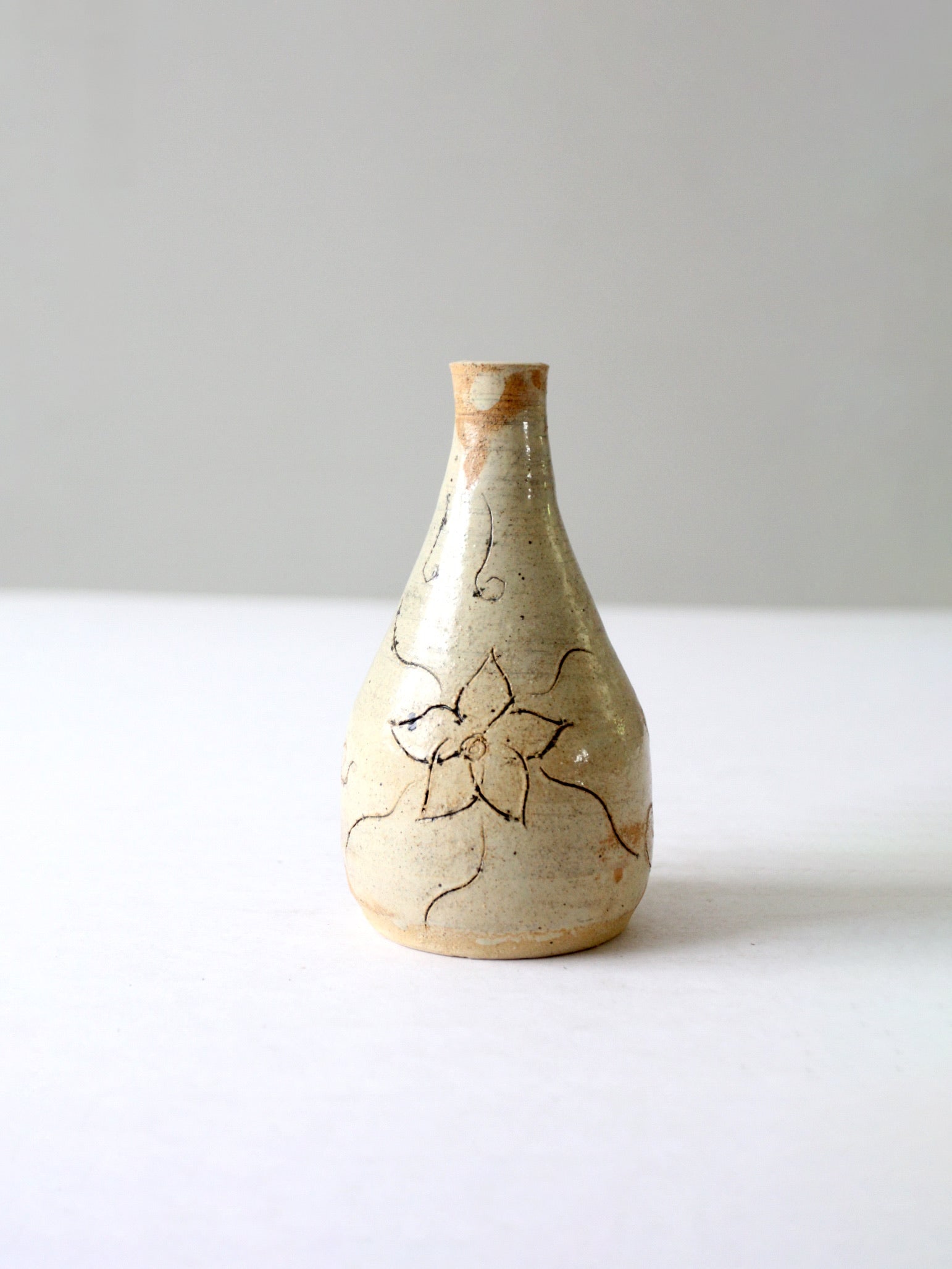 Handmade Vintage Etched Studio Pottery Vase Signed Ecru Glaze 6.75 in (1 of 14)