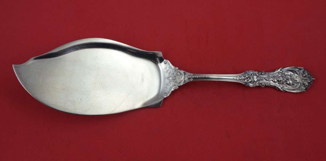 Reed and Barton Francis I Sterling Silver Fish Server 11 3/4": Reed and Barton Francis I Sterling Silver Fish Server 11 3/4" Elevate your dining experience with this exquisite fish server from the renowned Francis I pattern by Reed and Barton. Crafted from solid 