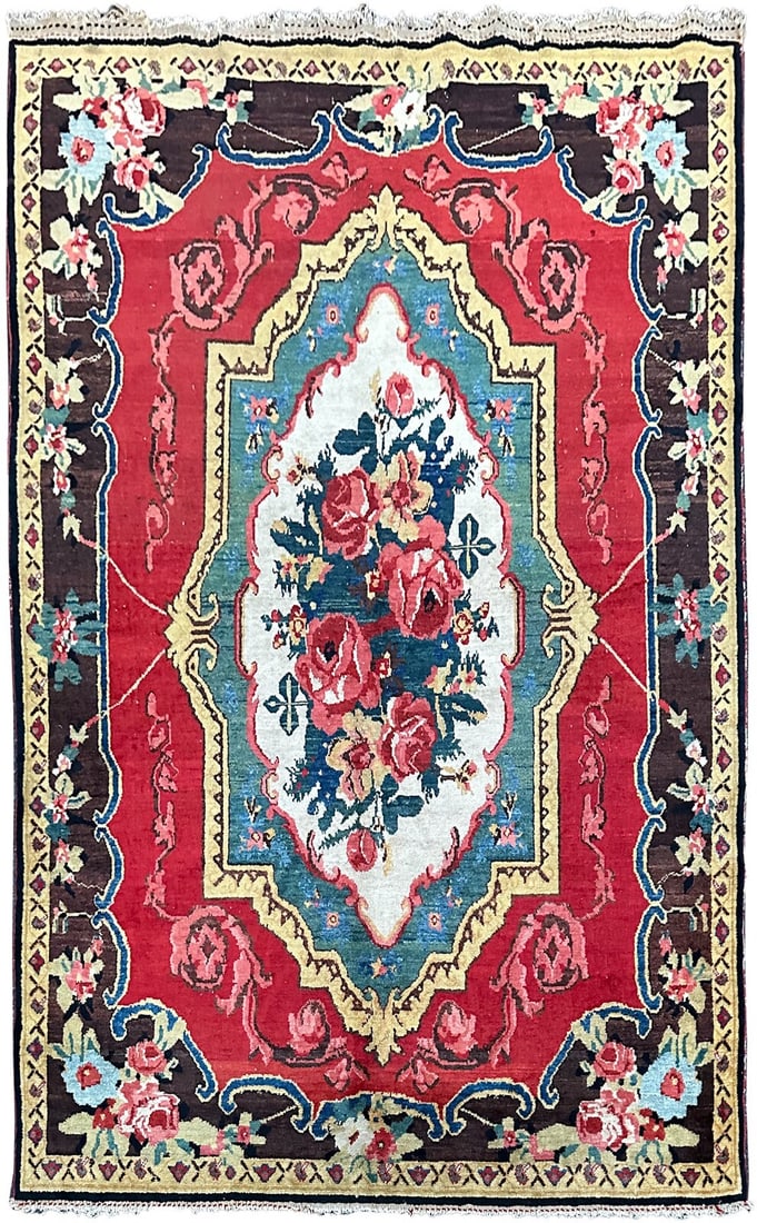 Antique Bakhtiari Tribal Wool Area Rug 142cm x 198cm Circa 1920: Antique Bakhtiari Tribal Wool Area Rug 142cm x 198cm Circa 1920 This rare fine antique Persian Bakhtiari rug features a traditional tribal geometric pattern and is hand-knotted from 100% wool. Dating 