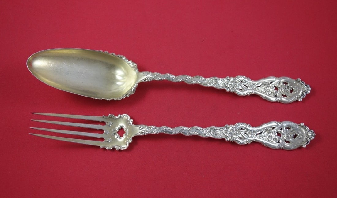 Whiting Sterling Silver Salad Serving Set 2pc Gold Wash Floral 11in: Whiting Sterling Silver Salad Serving Set 2pc Gold Wash Floral 11in Enhance your dining experience with this exquisite 2-piece salad serving set from Whiting. Crafted from high-quality sterling silver