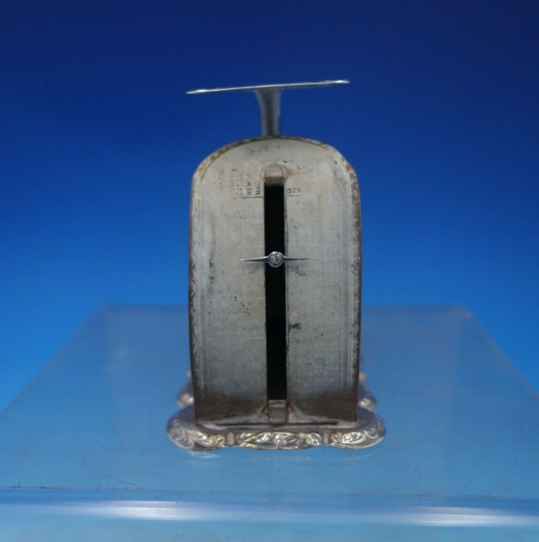 Pelouze .925 Silver Vintage Scale Compact 2 7/8" Tall: Pelouze .925 Silver Vintage Scale Compact 2 7/8" Tall This elegant vintage Pelouze scale is crafted from .925 silver and is designed to weigh up to 15 ounces. Its compact dimensions of 2 7/8" tall, 3"