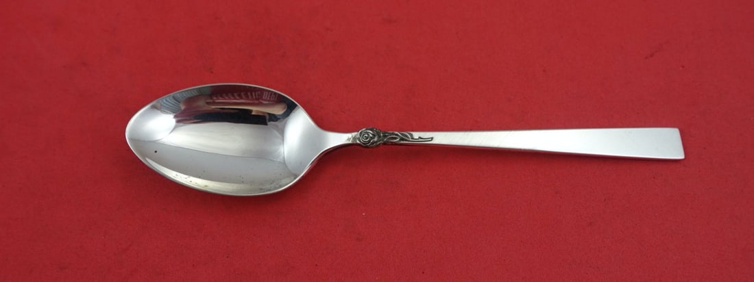 International Sterling Dawn Rose Place Soup Spoon 6 7/8 inches: International Sterling Dawn Rose Place Soup Spoon 6 7/8 inches This exquisite place soup spoon features the elegant Dawn Rose pattern by International Sterling. Crafted from high-quality sterling silv