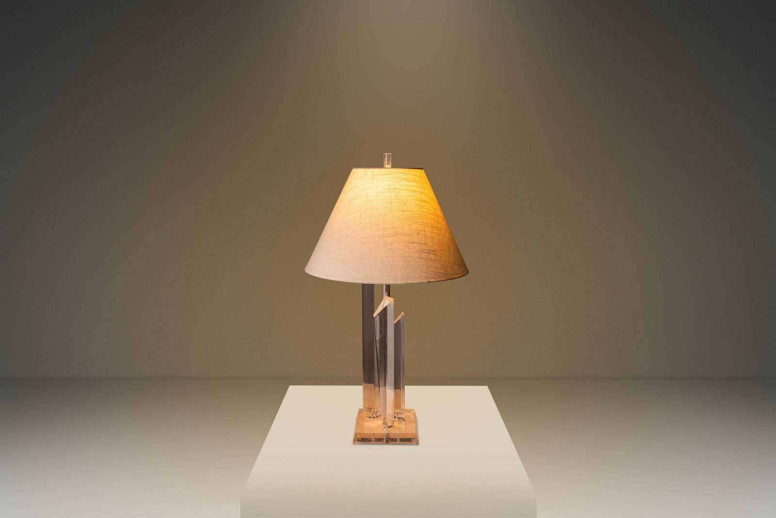 1970s Hollywood Regency Lucite Skyscraper Prism Table Lamp (1 of 10)
