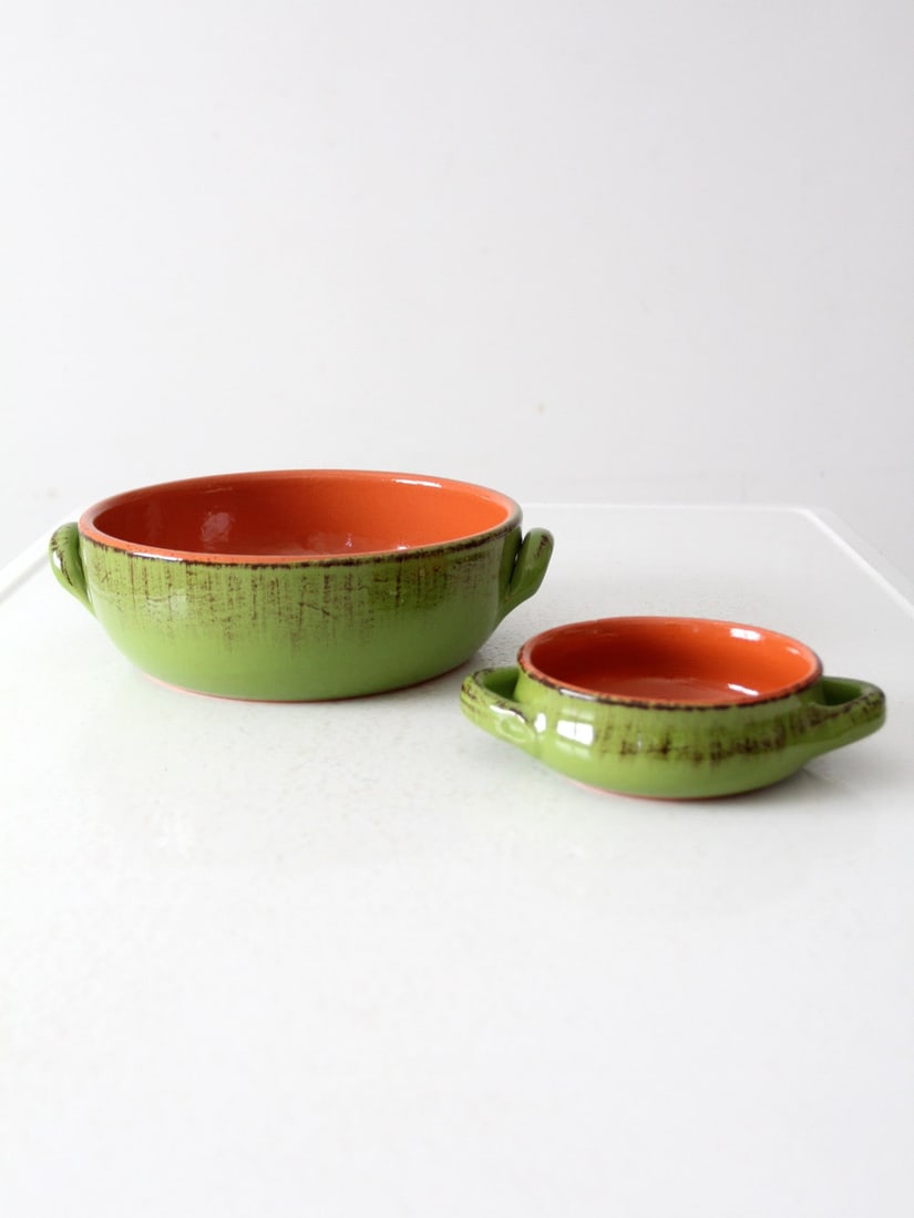 Mid-Century Italian Terracotta Serving Bowls Set in Lime Green: Mid-Century Italian Terracotta Serving Bowls Set in Lime Green Enhance your dining experience with this charming pair of mid-century Italian terracotta serving bowls. Showcasing a vibrant lime green e