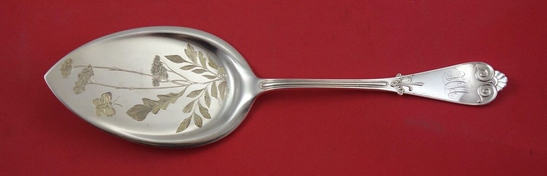 Tiffany & Co Beekman Sterling Silver Pie Server 10 3/8 inches: Tiffany & Co Beekman Sterling Silver Pie Server 10 3/8 inches Presenting the Beekman pie server by Tiffany & Co., a stunning piece of sterling silverware that beautifully combines elegance and functio