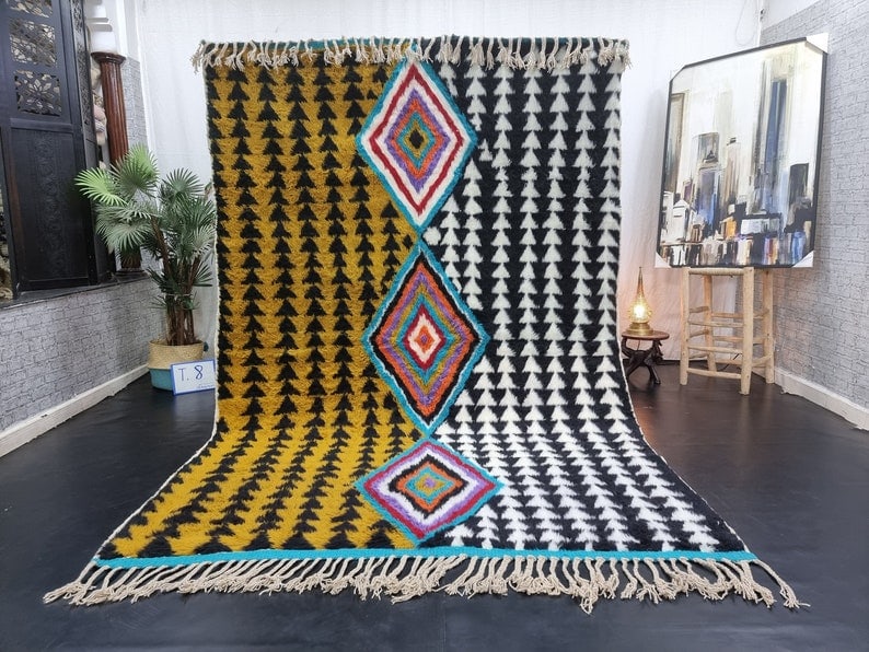 Authentic Moroccan Berber Wool Rug Handwoven 9.84 x 6.56 ft: Authentic Moroccan Berber Wool Rug Handwoven 9.84 x 6.56 ft Introducing a beautifully crafted handwoven Moroccan Berber wool rug, meticulously created by local Berber women weavers in the scenic Atlas