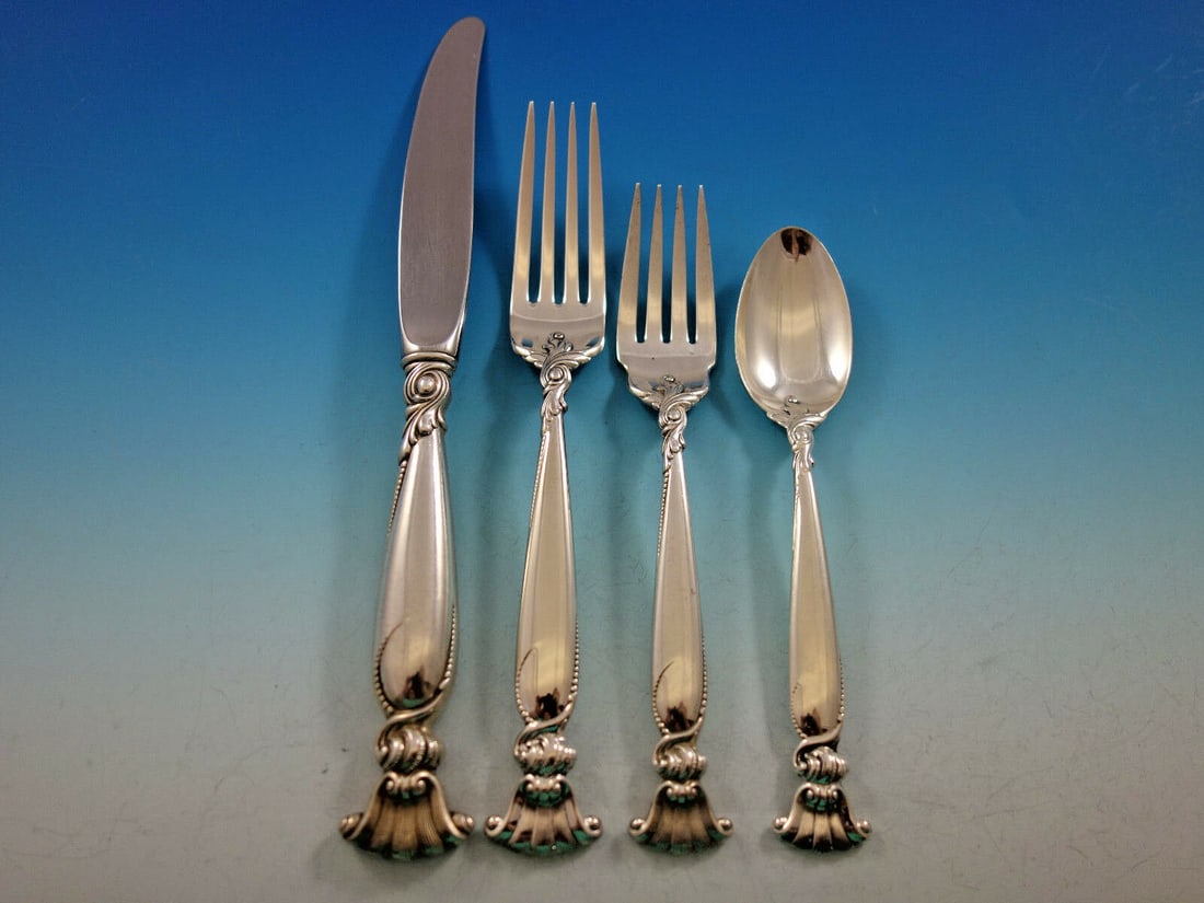 Wallace Romance of the Sea Sterling Silver 4pc Place Setting: Wallace Romance of the Sea Sterling Silver 4pc Place Setting Romance of the Sea by Wallace regular size place setting in sterling silver. This 4-piece set includes a regular knife, regular fork, salad