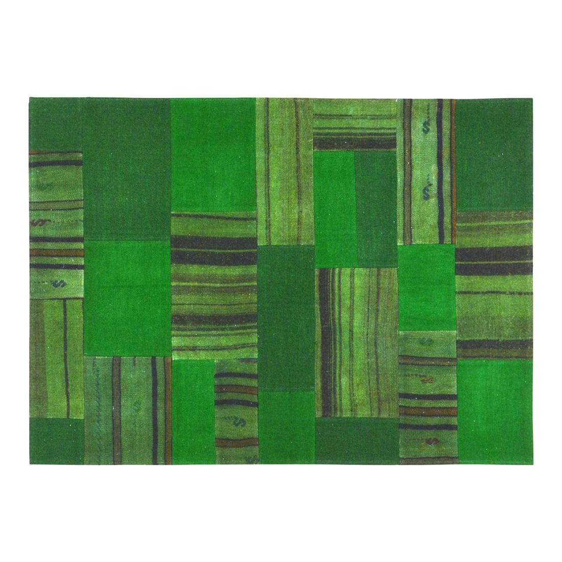 Turkish Wool Patchwork Kilim Rug 4'1x5'8: Turkish Wool Patchwork Kilim Rug 4'1x5'8 This vintage Turkish hand-knotted patchwork kilim is crafted from wool using traditional rug-making techniques. The rug combines timeless artistry with a moder