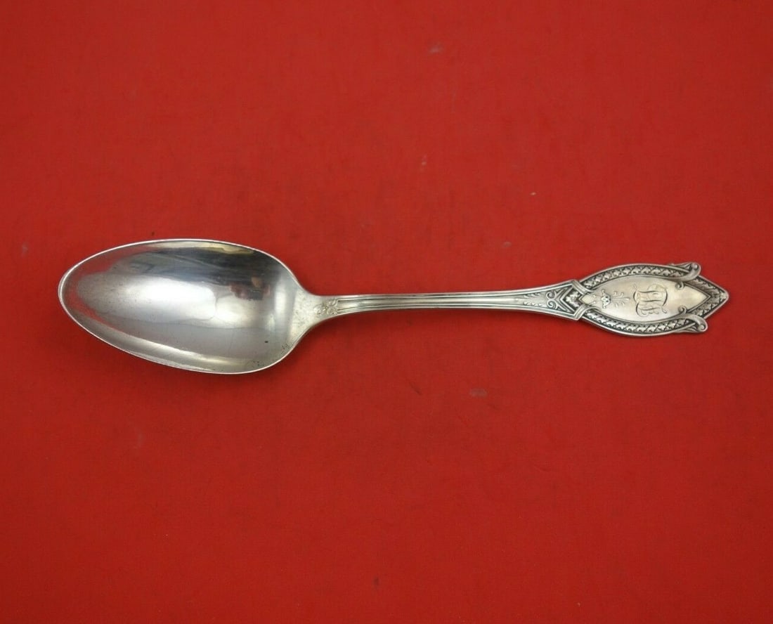 Polhamus Diamond Pattern Sterling Silver Spoon by Shiebler 8 1/4": Polhamus Diamond Pattern Sterling Silver Spoon by Shiebler 8 1/4" This exquisite dinner spoon is crafted from sterling silver and features the elegant "Diamond" pattern by John Polhamus for Shiebler. 