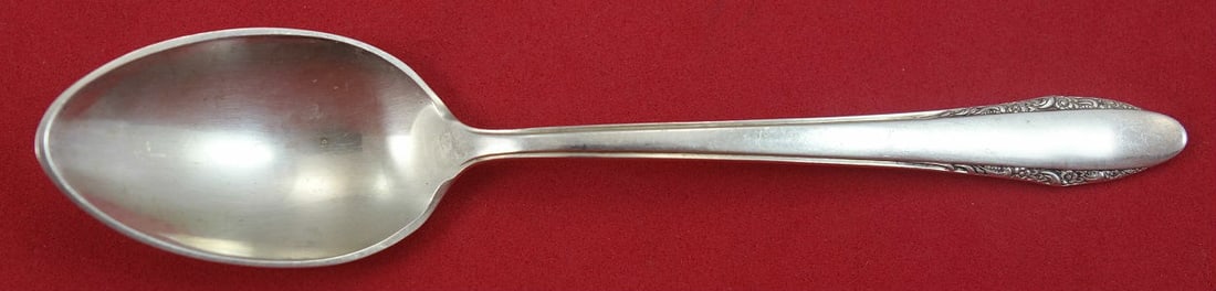 Lunt Festival Sterling Silver Serving Spoon 8.25 Inch: Lunt Festival Sterling Silver Serving Spoon 8.25 Inch This exquisite serving spoon from the Festival pattern by Lunt is crafted from high-quality sterling silver, showcasing a timeless design that add