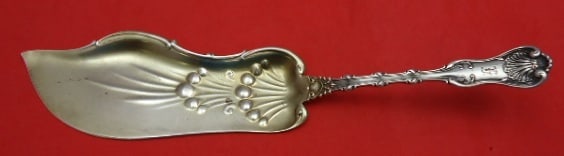 Whiting Imperial Queen Sterling Silver Gold Washed Fish Server 10 5/8: Whiting Imperial Queen Sterling Silver Gold Washed Fish Server 10 5/8 This is a sterling silver gold-washed fish server in the Imperial Queen pattern by Whiting. Crafted in the United States, it featu