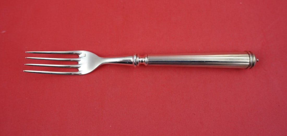 Alain Saint Joanis Lignes SP Silverplate Salad Fork 8 1/4: Alain Saint Joanis Lignes SP Silverplate Salad Fork 8 1/4 This is a silverplated salad fork in the Lignes SP pattern by Alain Saint Joanis. Measuring 8 1/4 inches in length, it features elegant crafts