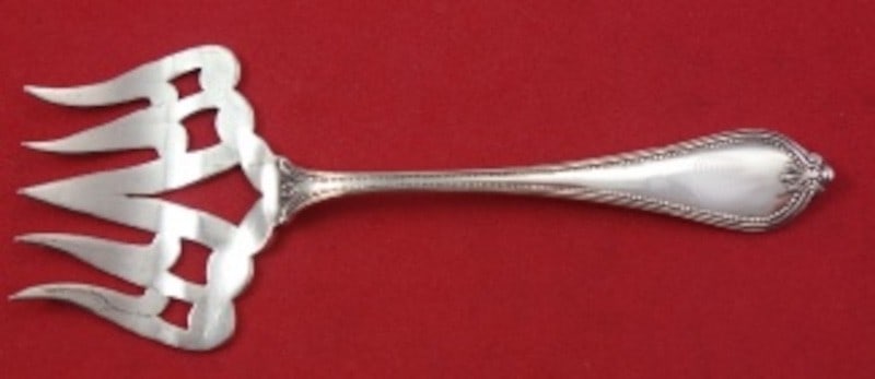 Sterling Silver Sardine Fork Old Newbury Pattern by Towle 4.5 Inch: Sterling Silver Sardine Fork Old Newbury Pattern by Towle 4.5 Inch This is a Towle Old Newbury sterling silver sardine fork measuring 4 1/2 inches. The fork features the classic Old Newbury pattern an